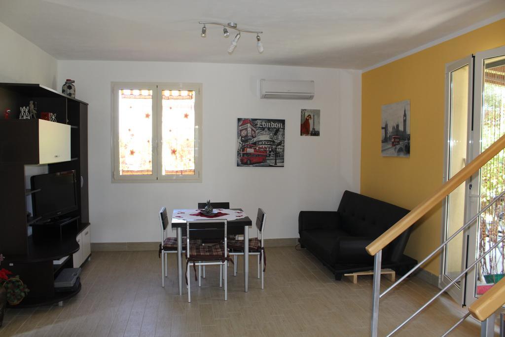 Casa Vacanze Roccella Beach 캄포펠리체 디 로첼라 외부 사진