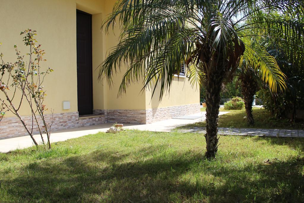 Casa Vacanze Roccella Beach 캄포펠리체 디 로첼라 외부 사진