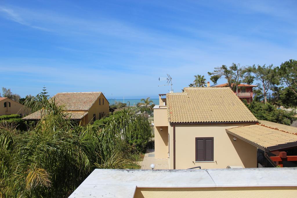 Casa Vacanze Roccella Beach 캄포펠리체 디 로첼라 외부 사진