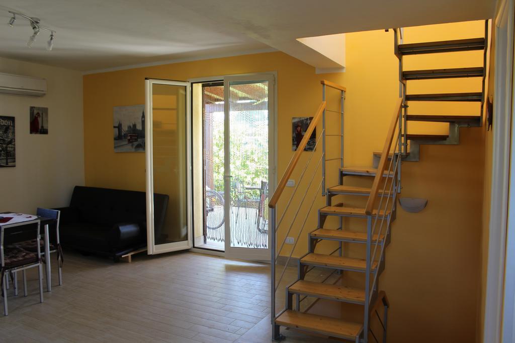 Casa Vacanze Roccella Beach 캄포펠리체 디 로첼라 외부 사진