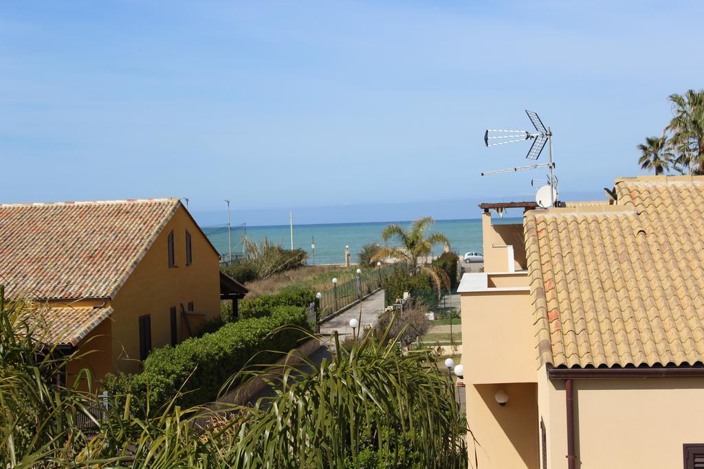 Casa Vacanze Roccella Beach 캄포펠리체 디 로첼라 외부 사진